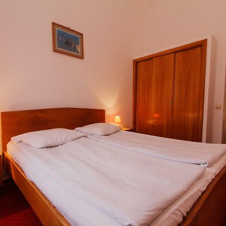 Hotel Teilor Caciulata Ngoại thất bức ảnh