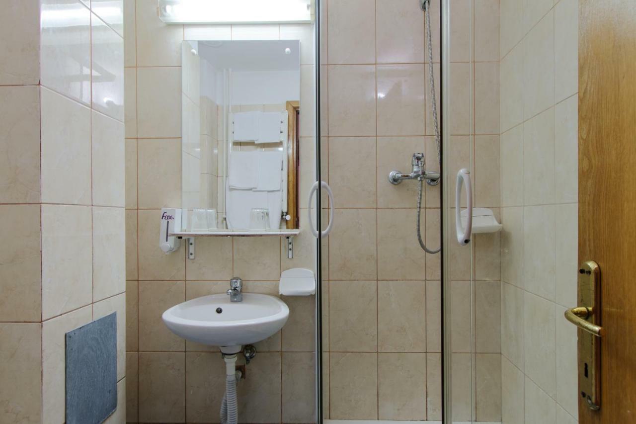 Hotel Teilor Caciulata Ngoại thất bức ảnh